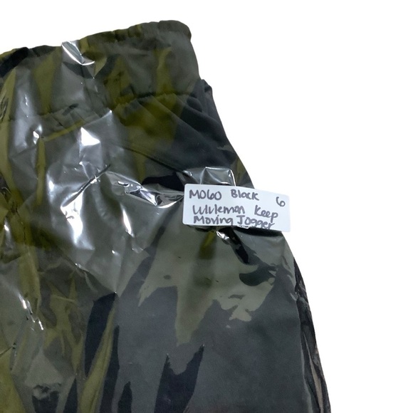 Lululemon Keep Moving Jogger Sz 8 Black - Picture 10 of 10